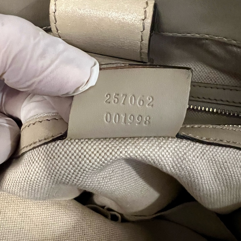 GUCCI SHERRIE Line Bag - Picture 14 of 16